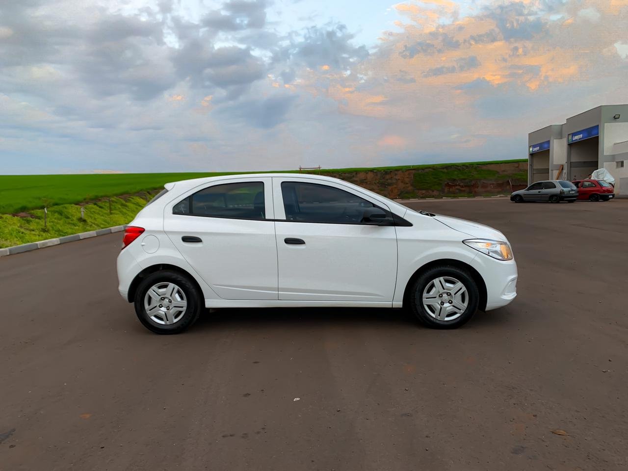 Direitos sobre um veículo Chevrolet Onix 10MT Joye, ano/modelo